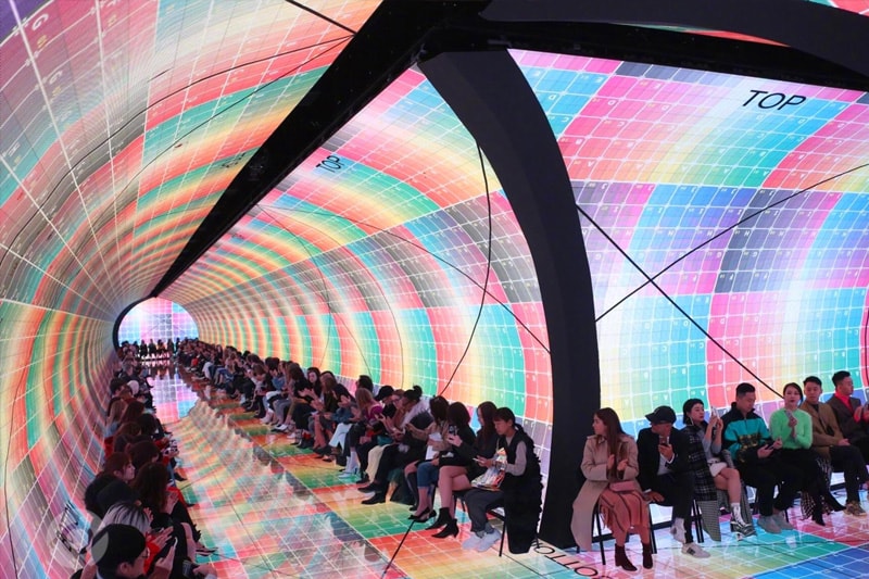 curved led screen tunnel